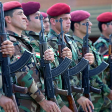 (Deutsch) Waffenlieferungen und Peshmerga für Kobanê – Kurdistan-Irak unterstützt syrische Kurden im Kampf gegen IS