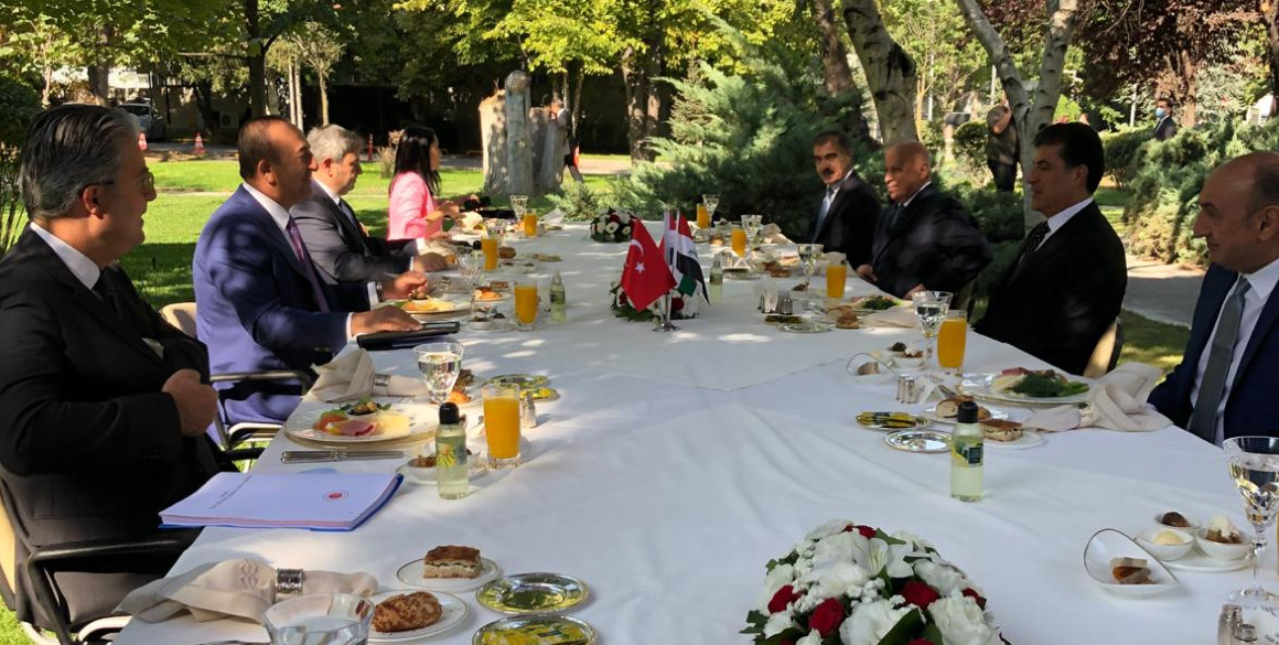 Präsident Barzani trifft sich mit dem türkischen Außenminister