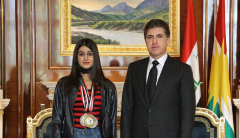 Präsident Nechirvan Barzani empfängt Medaillengewinnerinnen im Gewichtheben