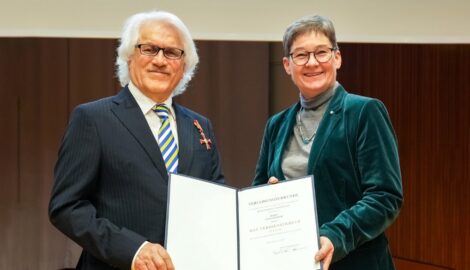 Feryad Fazil Omar received the Cross of Merit of the Federal Republic of Germany