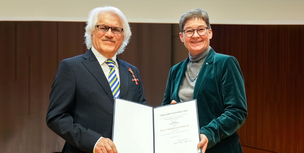 Feryad Fazil Omar erhält Bundesverdienstkreuz der Bundesrepublik Deutschland