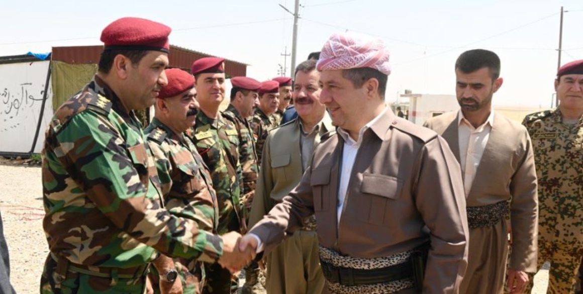 Premierminister Barzani besucht Peschmerga in Prde